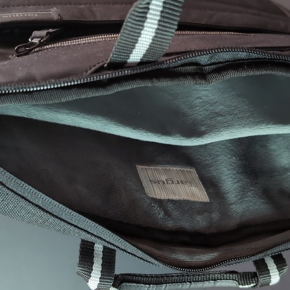 Targus Men's Black Slim Office Laptop Slip case. - Picture 9 of 14